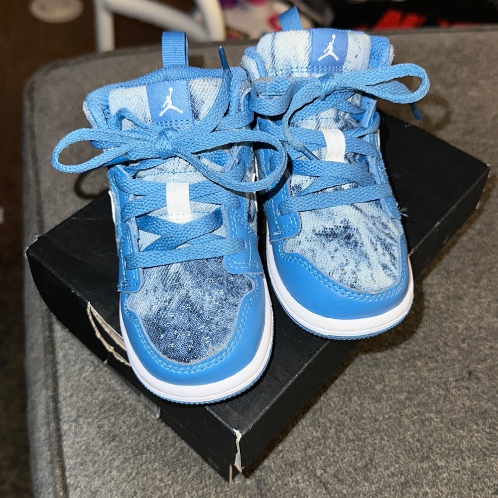 Jordan 1 Mid